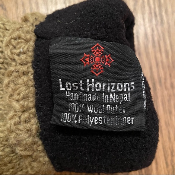 Handcrafted Floral Knit Fingerless Gloves - Picture 4 of 5